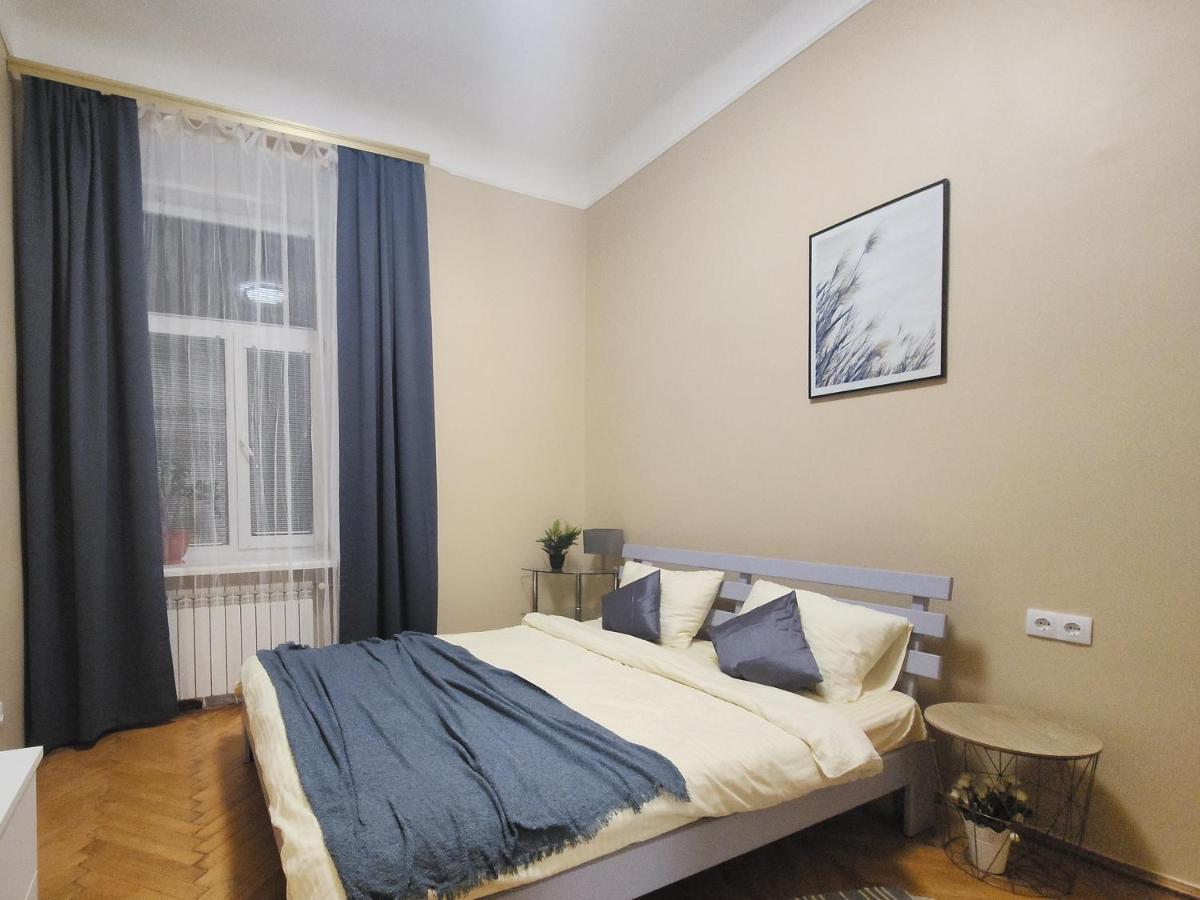 В Центрі М.Чернівці 2 Кімнатна Затишна Квартира. Exterior photo